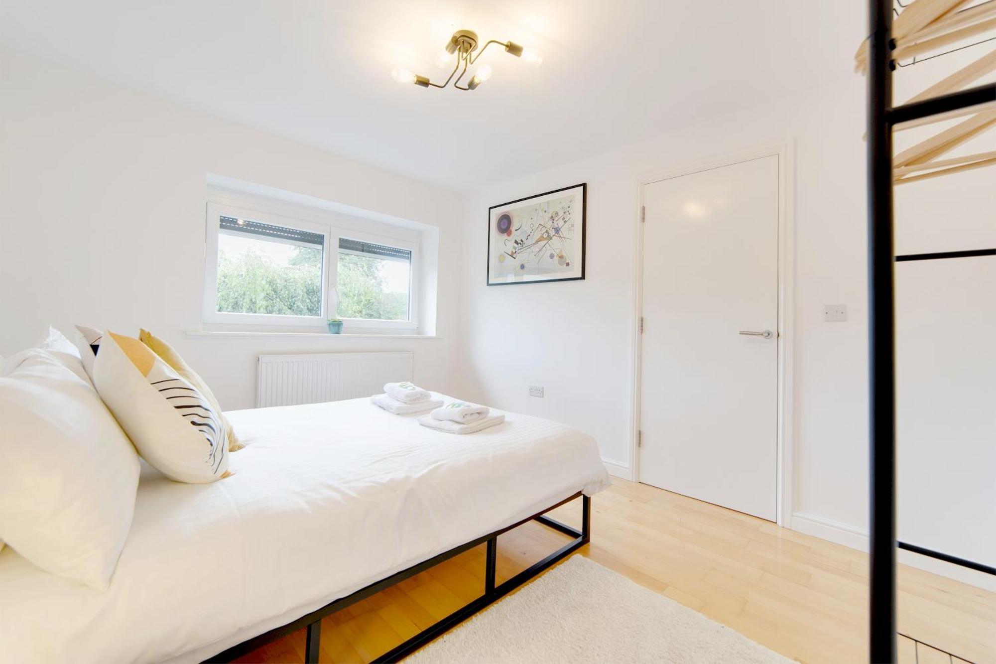 Pass The Keys 49 Byron Square Modern And Spacious 3 Bed Home With Free Parking Кембридж Экстерьер фото
